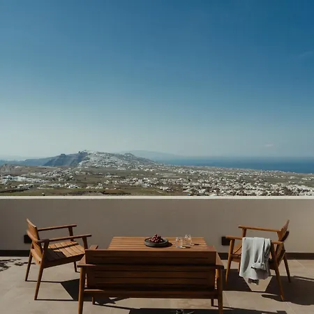 Apikia Santorini 3*