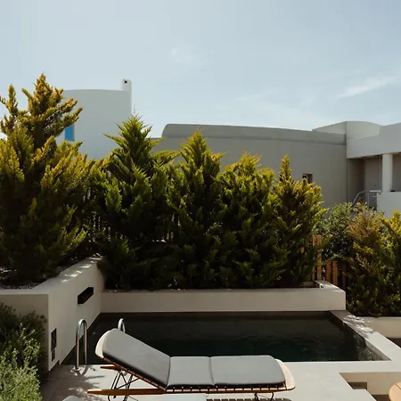 Apikia Santorini Hotel 3*