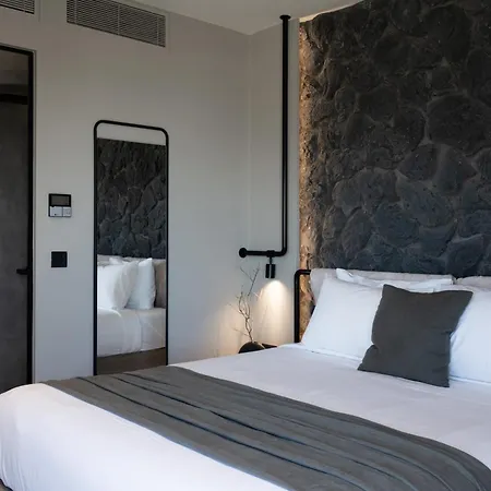 Apikia Santorini Hotel Pýrgos