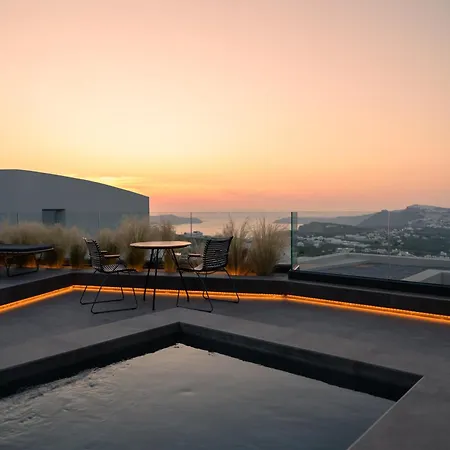 Apikia Santorini 3* Pýrgos